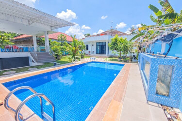 Homestay Jogja - WHouse Elm (Pool)