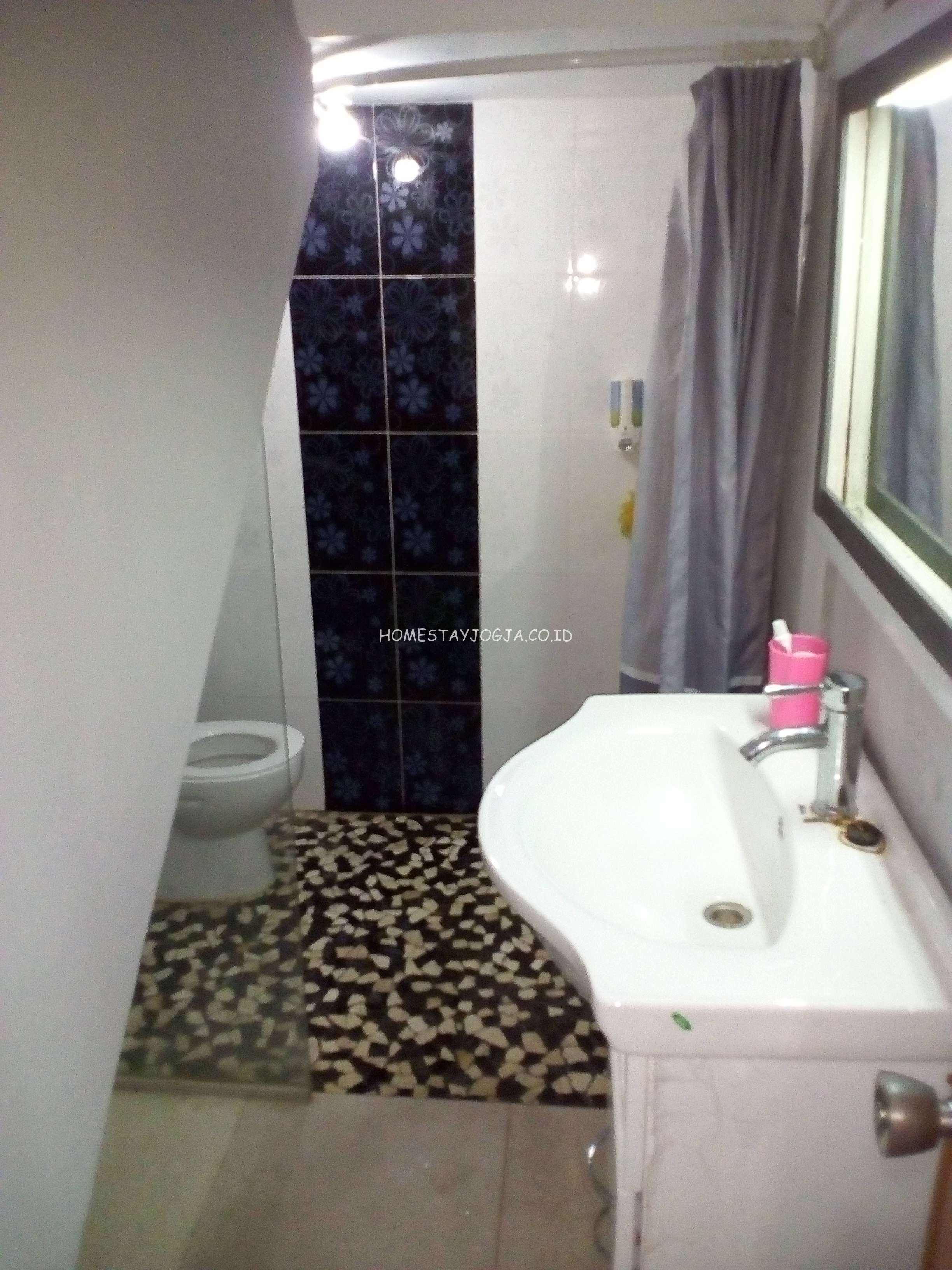 Homestay Kapasitas 6 Orang Jalan Kaliurang Km 8 (1721001 