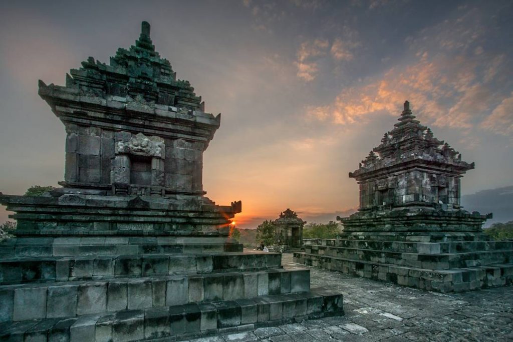 CANDI BARONG : Daya Tarik dan Harga Tiket - Homestay di Jogja