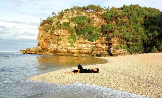 Panorama Pantai Sanglen