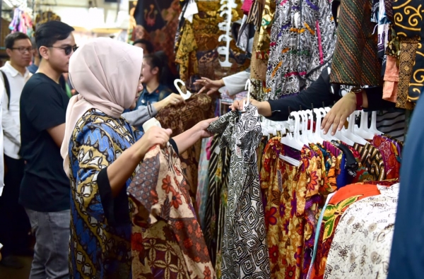 Berburu kain batik di pasar beringharjo